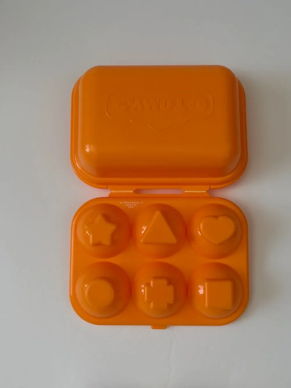 Tomy Lamaze Hide and Squeak Eggs Shape Color Sorting Toy 1993 Orange Carton Vtg